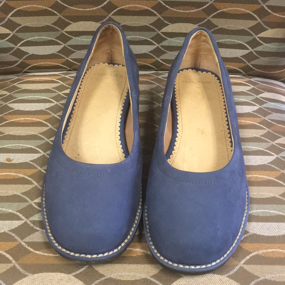 Lands” End ladies shoes size 10B